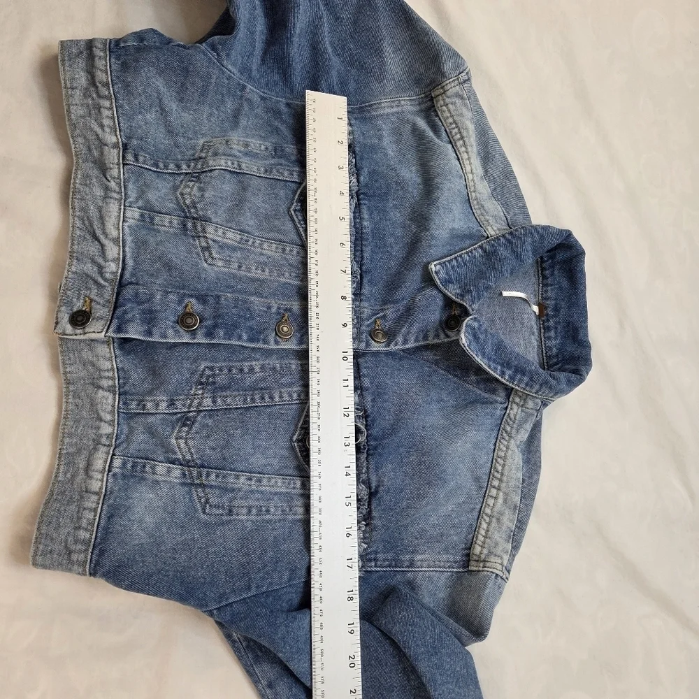 Free People Bedford Blue Denim Cropped Jean Jacket Women size S - Picture 14 of 15